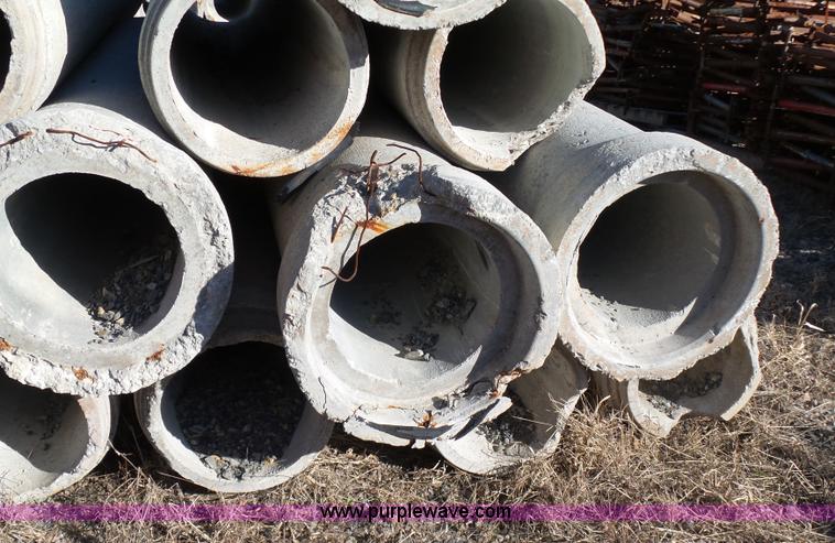 image for item J7587 (13) concrete drainage pipes
