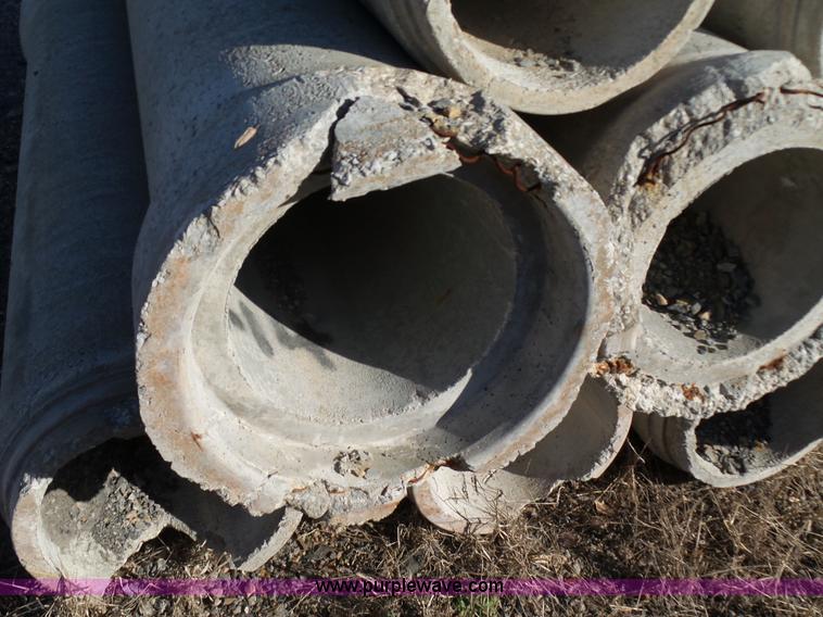 image for item J7587 (13) concrete drainage pipes