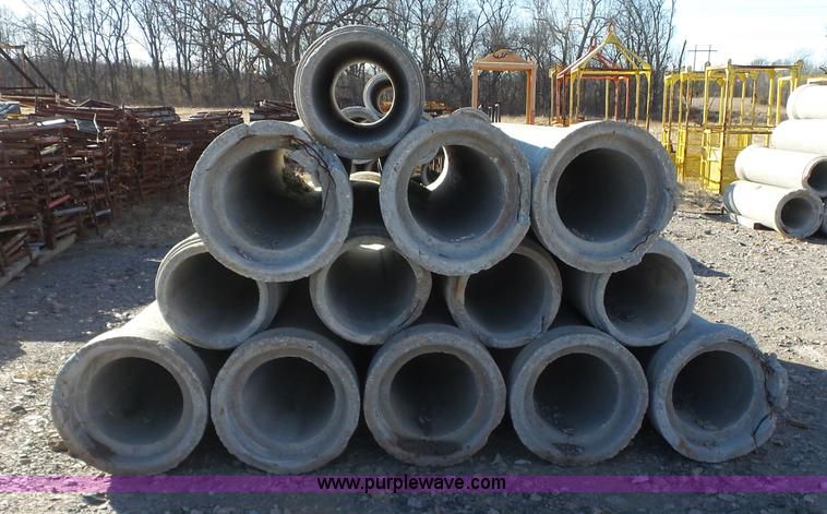 image for item J7588 (13) concrete drainage pipes