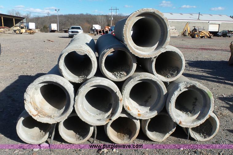 image for item J7588 (13) concrete drainage pipes