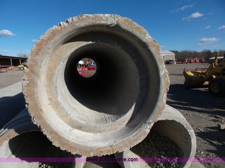 image for item J7588 (13) concrete drainage pipes