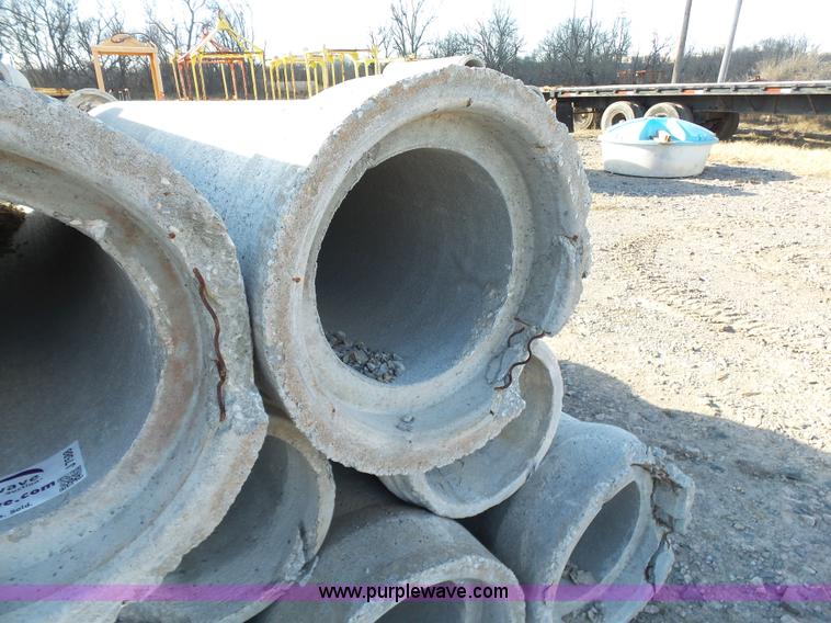 image for item J7588 (13) concrete drainage pipes
