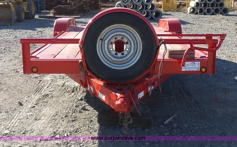 image for item J7589 2008 Lamar utility trailer