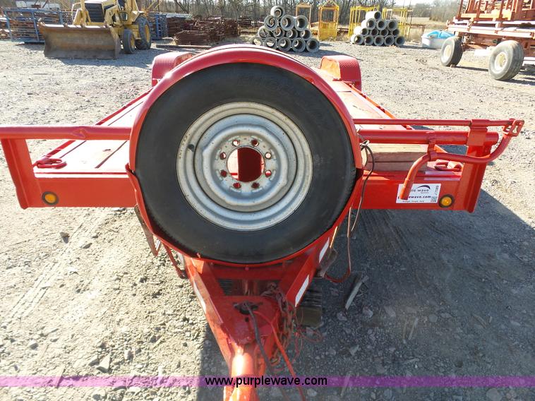 image for item J7589 2008 Lamar utility trailer