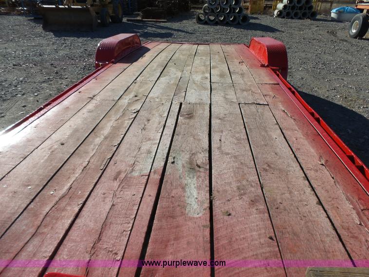 image for item J7589 2008 Lamar utility trailer