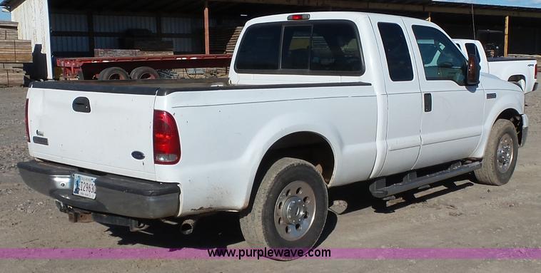 image for item J7590 2005 Ford F250 Super Duty XLT SuperCab pickup truck