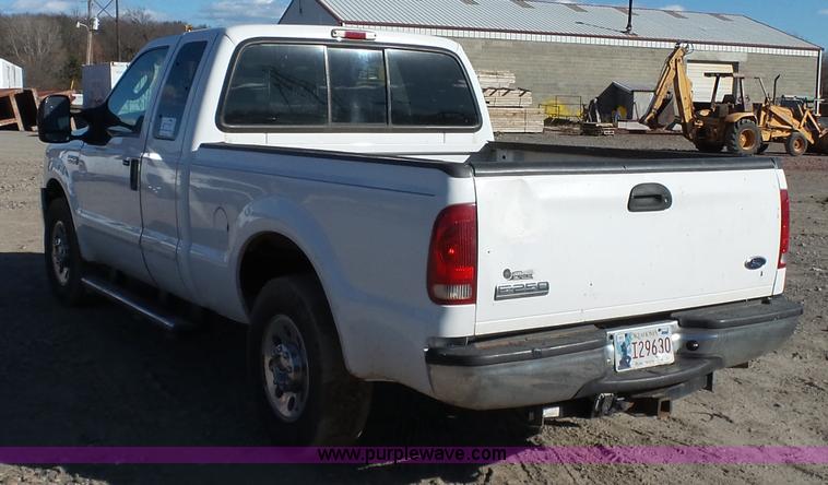 image for item J7590 2005 Ford F250 Super Duty XLT SuperCab pickup truck