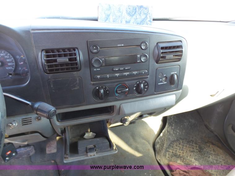 image for item J7590 2005 Ford F250 Super Duty XLT SuperCab pickup truck