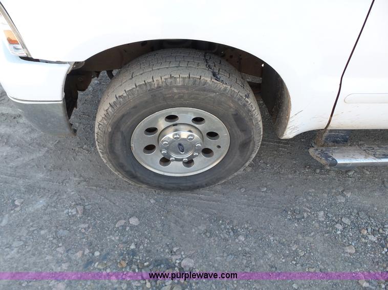 image for item J7590 2005 Ford F250 Super Duty XLT SuperCab pickup truck