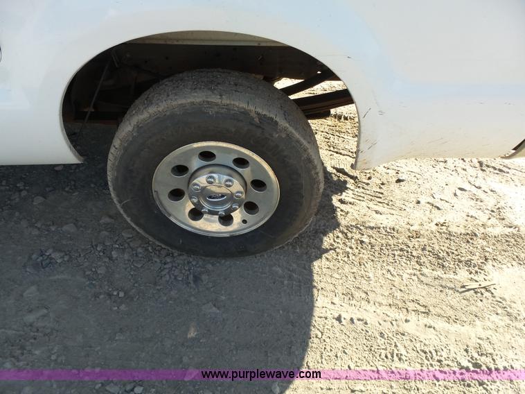 image for item J7590 2005 Ford F250 Super Duty XLT SuperCab pickup truck