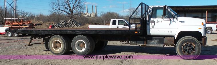 image for item J7591 1991 Chevrolet Kodiak rollback truck