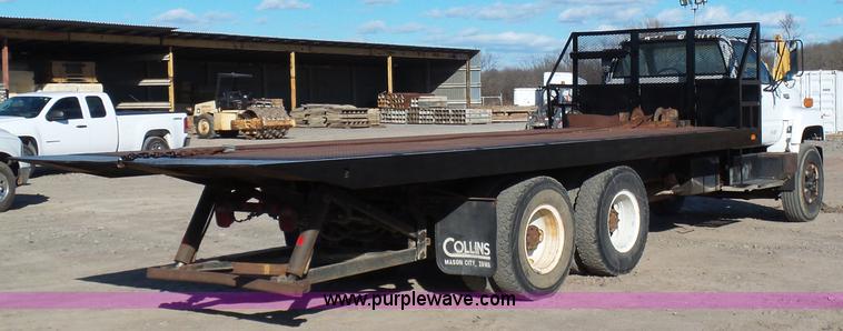 image for item J7591 1991 Chevrolet Kodiak rollback truck