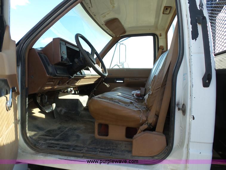 image for item J7591 1991 Chevrolet Kodiak rollback truck