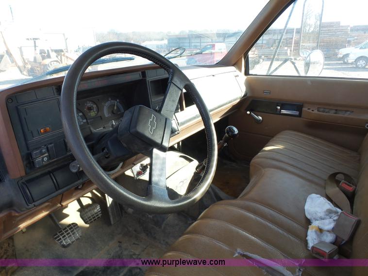 image for item J7591 1991 Chevrolet Kodiak rollback truck