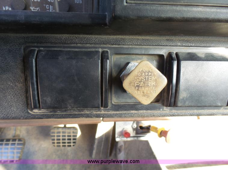 image for item J7591 1991 Chevrolet Kodiak rollback truck