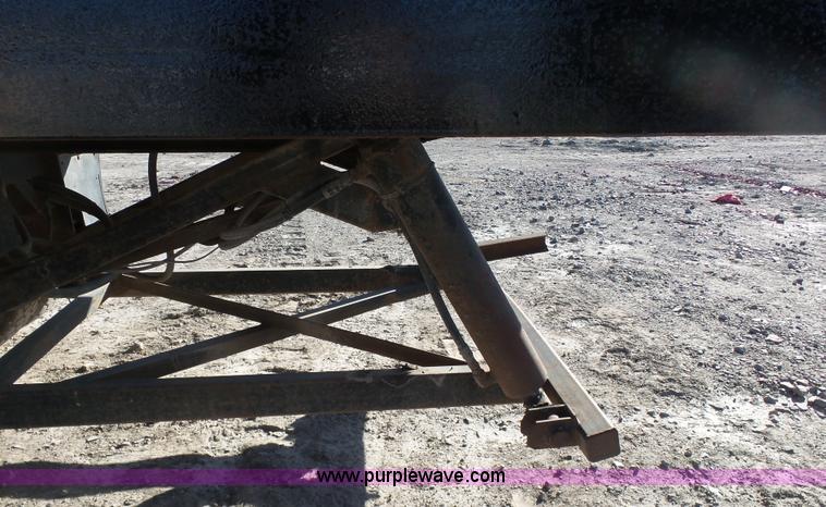 image for item J7591 1991 Chevrolet Kodiak rollback truck