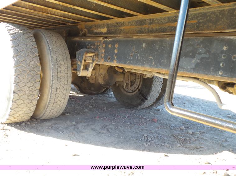 image for item J7591 1991 Chevrolet Kodiak rollback truck