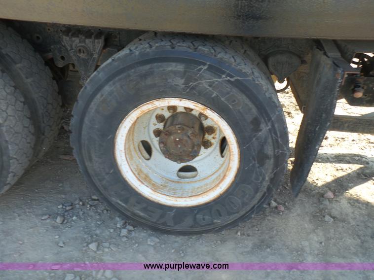 image for item J7591 1991 Chevrolet Kodiak rollback truck