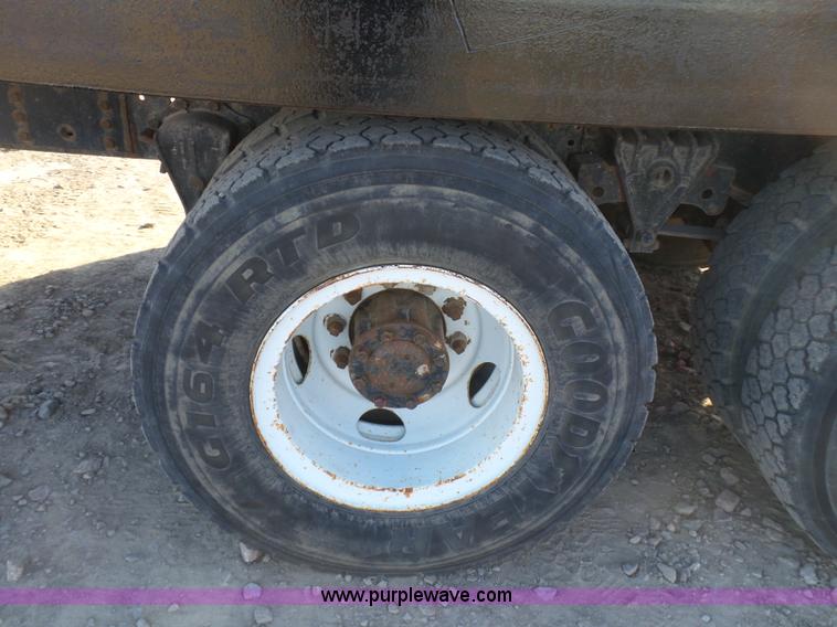 image for item J7591 1991 Chevrolet Kodiak rollback truck