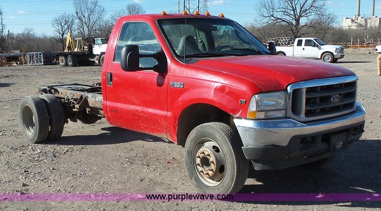 image for item J7592 2003 Ford F550 truck cab and chassis
