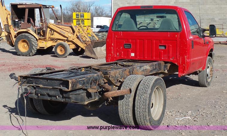 image for item J7592 2003 Ford F550 truck cab and chassis