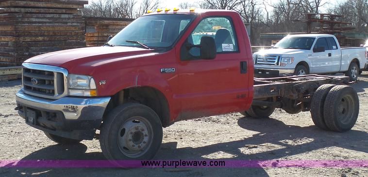 image for item J7592 2003 Ford F550 truck cab and chassis