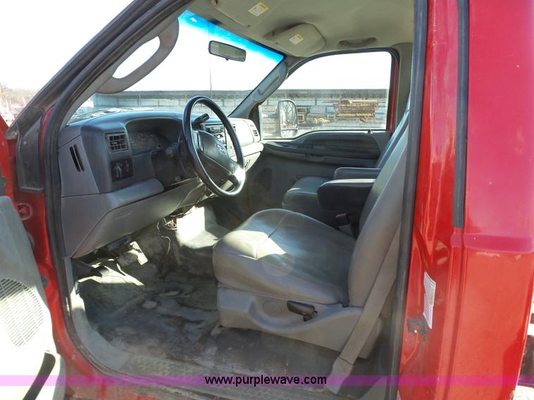 image for item J7592 2003 Ford F550 truck cab and chassis