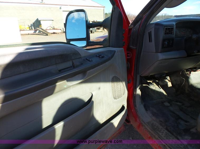 image for item J7592 2003 Ford F550 truck cab and chassis