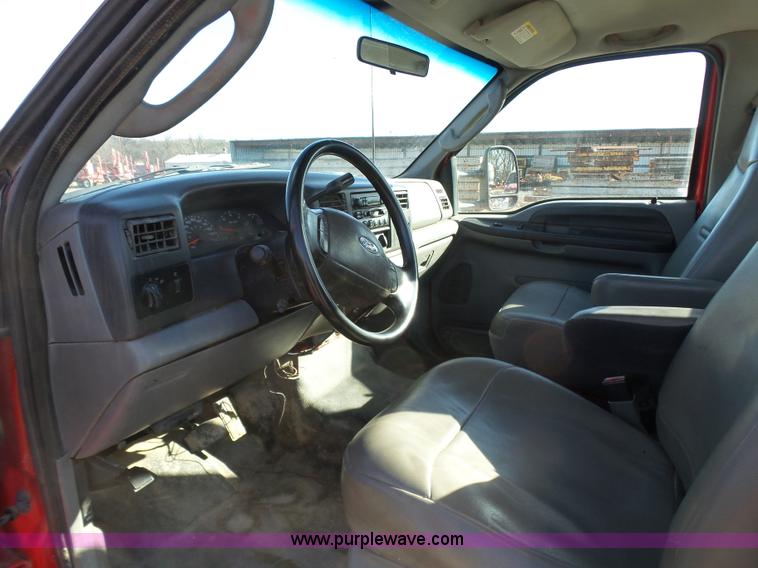 image for item J7592 2003 Ford F550 truck cab and chassis