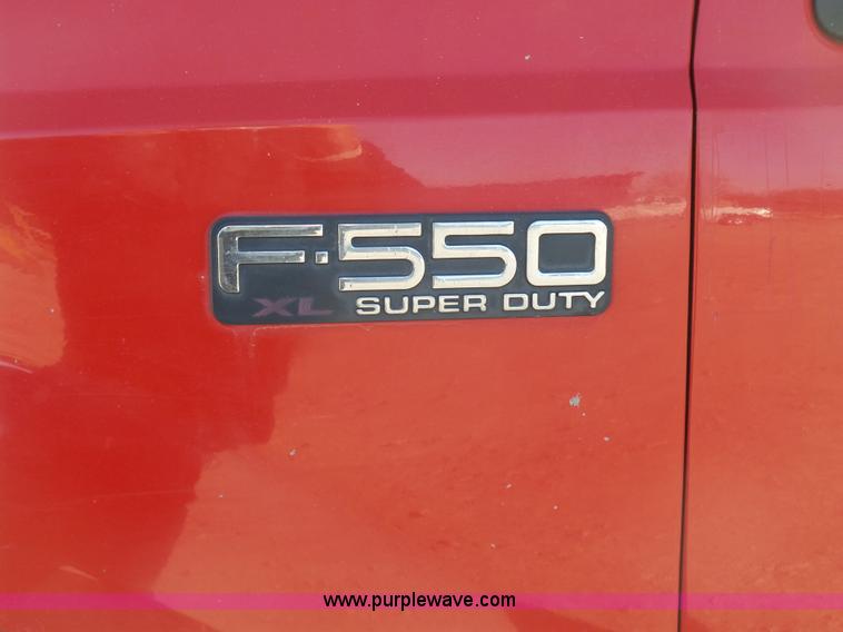 image for item J7592 2003 Ford F550 truck cab and chassis