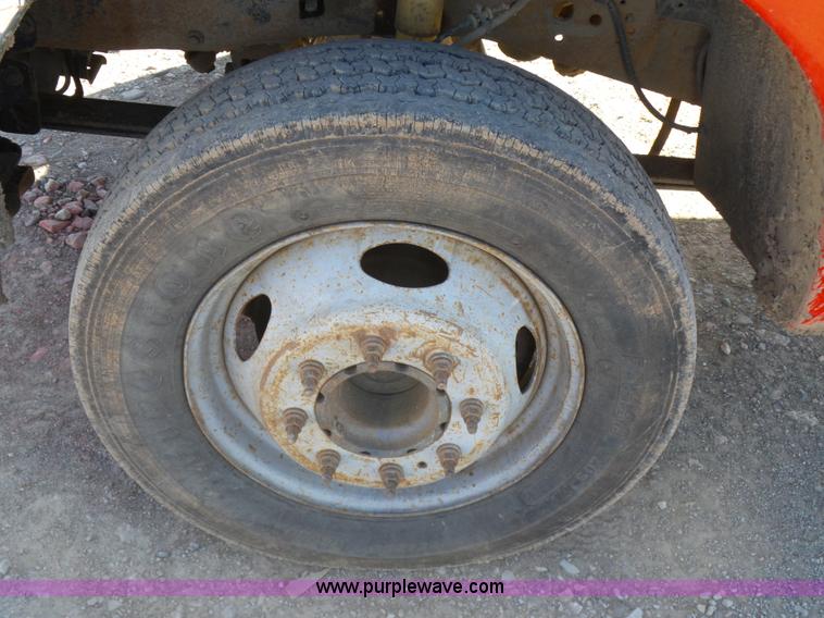 image for item J7592 2003 Ford F550 truck cab and chassis