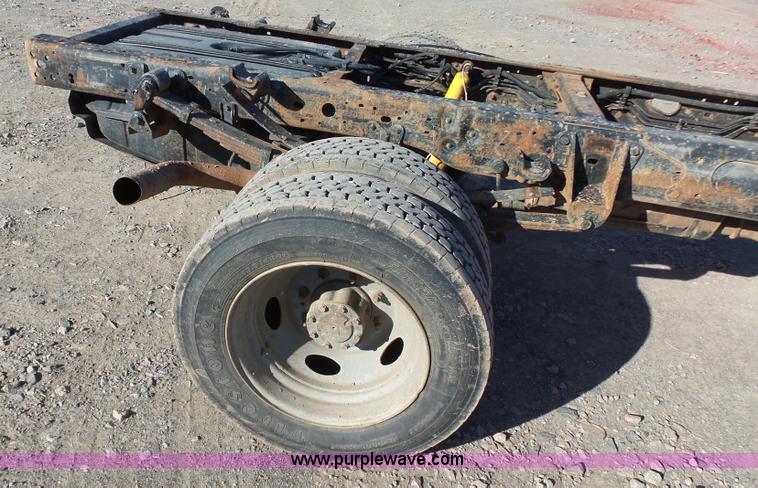 image for item J7592 2003 Ford F550 truck cab and chassis