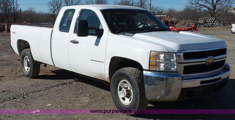 image for item J7594 2009 Chevrolet Silverado 2500HD Ext. Cab pickup truck