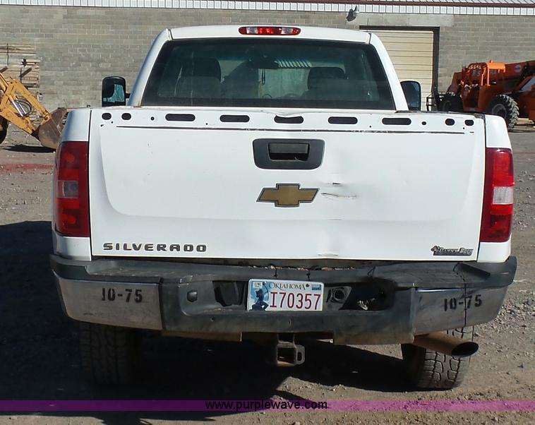 image for item J7594 2009 Chevrolet Silverado 2500HD Ext. Cab pickup truck