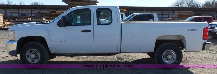 image for item J7594 2009 Chevrolet Silverado 2500HD Ext. Cab pickup truck