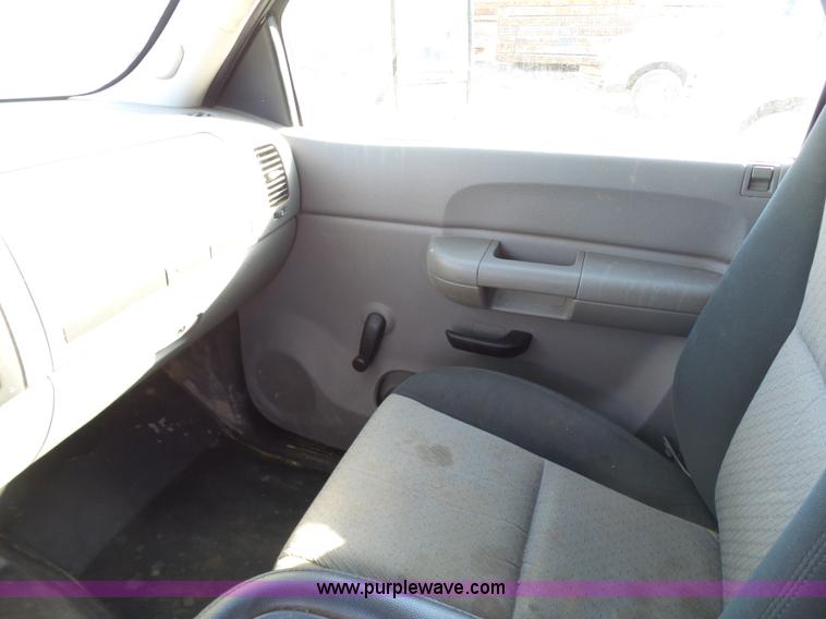 image for item J7594 2009 Chevrolet Silverado 2500HD Ext. Cab pickup truck