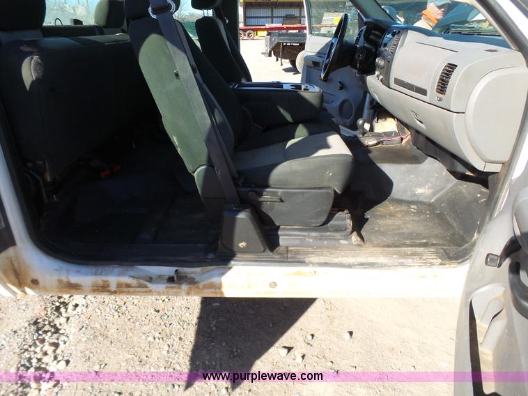 image for item J7594 2009 Chevrolet Silverado 2500HD Ext. Cab pickup truck