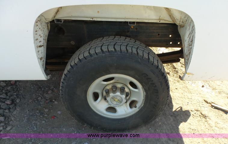 image for item J7594 2009 Chevrolet Silverado 2500HD Ext. Cab pickup truck