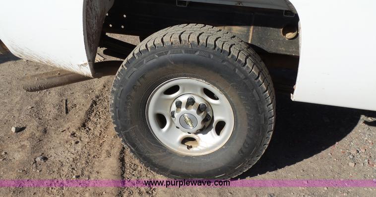 image for item J7594 2009 Chevrolet Silverado 2500HD Ext. Cab pickup truck