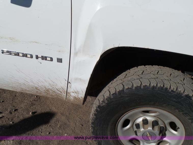 image for item J7594 2009 Chevrolet Silverado 2500HD Ext. Cab pickup truck