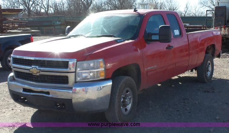 image for item J7596 2009 Chevrolet Silverado 2500HD Ext. Cab pickup truck