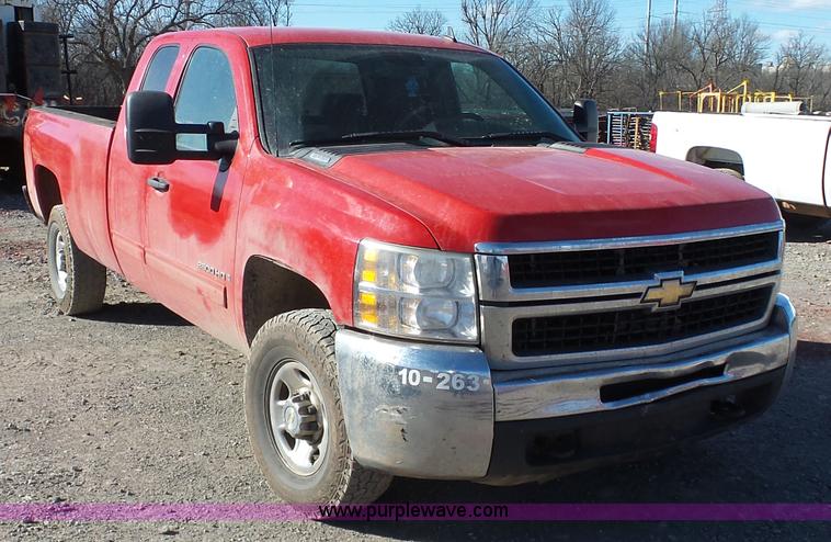 image for item J7596 2009 Chevrolet Silverado 2500HD Ext. Cab pickup truck