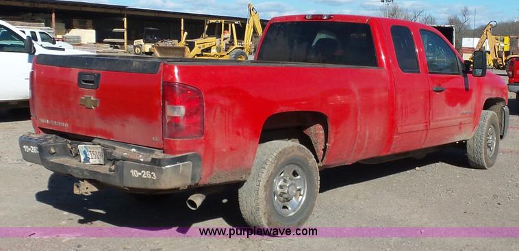 image for item J7596 2009 Chevrolet Silverado 2500HD Ext. Cab pickup truck