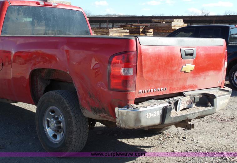 image for item J7596 2009 Chevrolet Silverado 2500HD Ext. Cab pickup truck