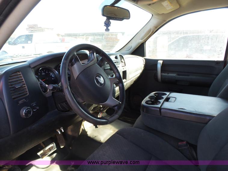 image for item J7596 2009 Chevrolet Silverado 2500HD Ext. Cab pickup truck