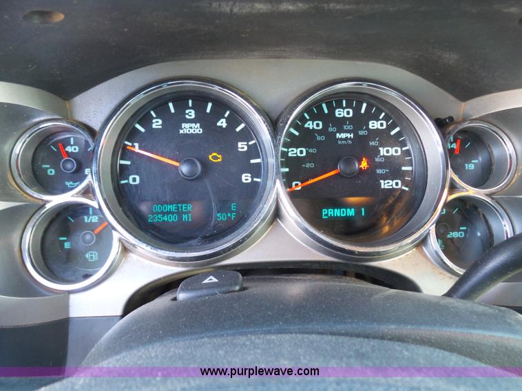 image for item J7596 2009 Chevrolet Silverado 2500HD Ext. Cab pickup truck