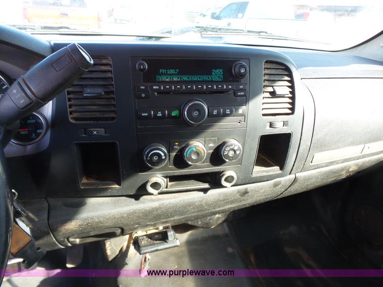 image for item J7596 2009 Chevrolet Silverado 2500HD Ext. Cab pickup truck