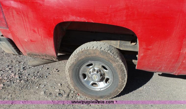 image for item J7596 2009 Chevrolet Silverado 2500HD Ext. Cab pickup truck