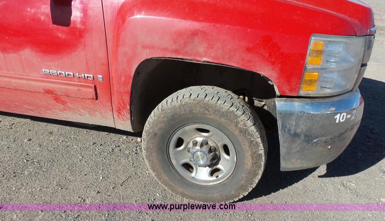 image for item J7596 2009 Chevrolet Silverado 2500HD Ext. Cab pickup truck