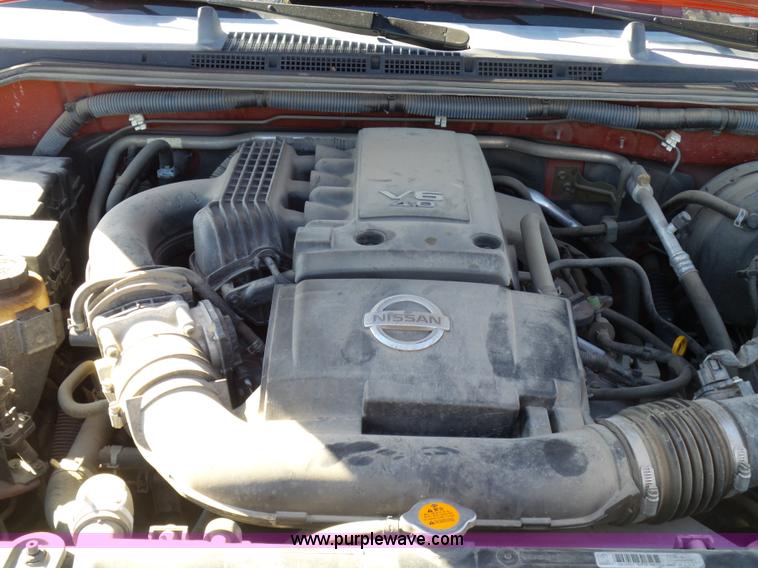 image for item J7598 2007 Nissan Frontier SE Crew Cab pickup truck